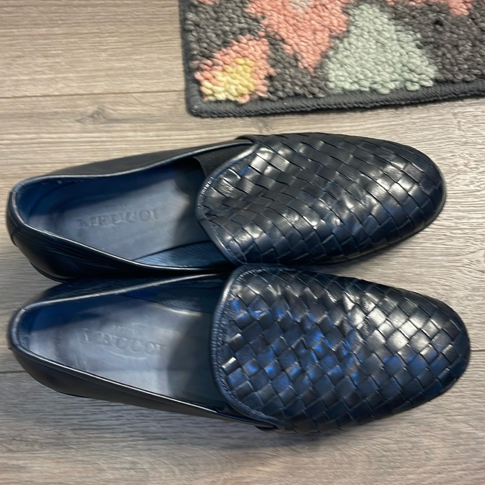 Italian Meucci size 8.5 leather loafers, navy blue. Almost like new!!